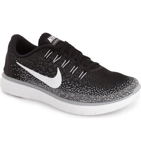 nike free rn zwart|Nike free running shoes.